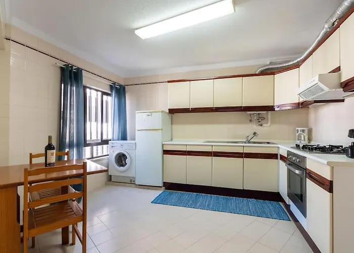 アパート Na Zona Ribeirinha ポルティマン